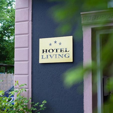 Hotel Living Suto Orizari Экстерьер фото