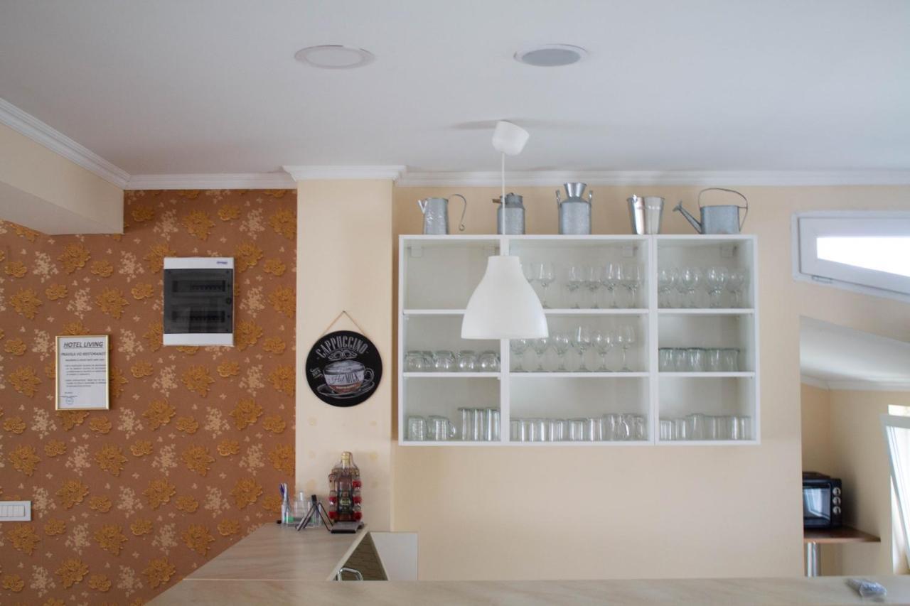 Hotel Living Suto Orizari Экстерьер фото