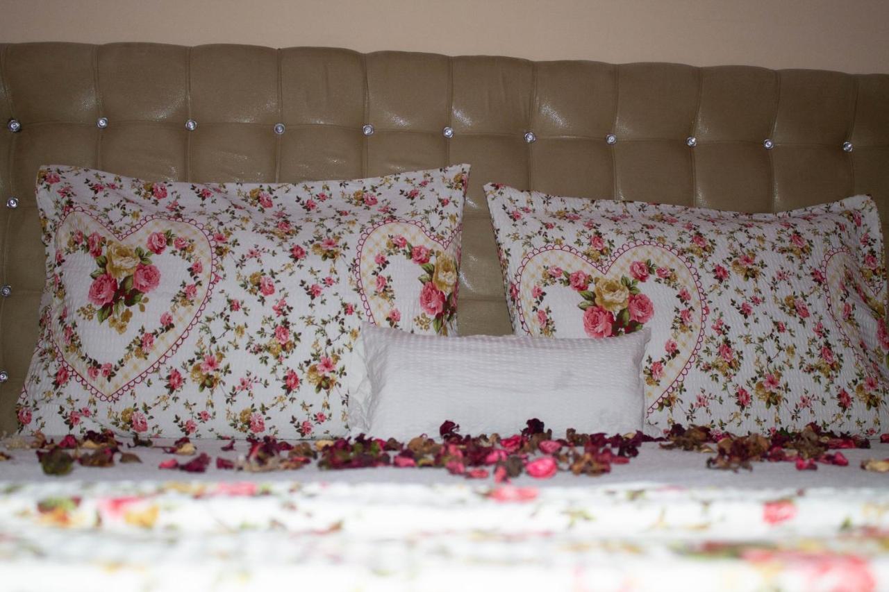 Hotel Living Suto Orizari Экстерьер фото