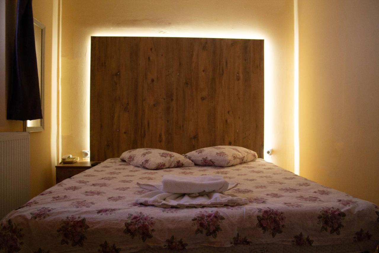 Hotel Living Suto Orizari Экстерьер фото