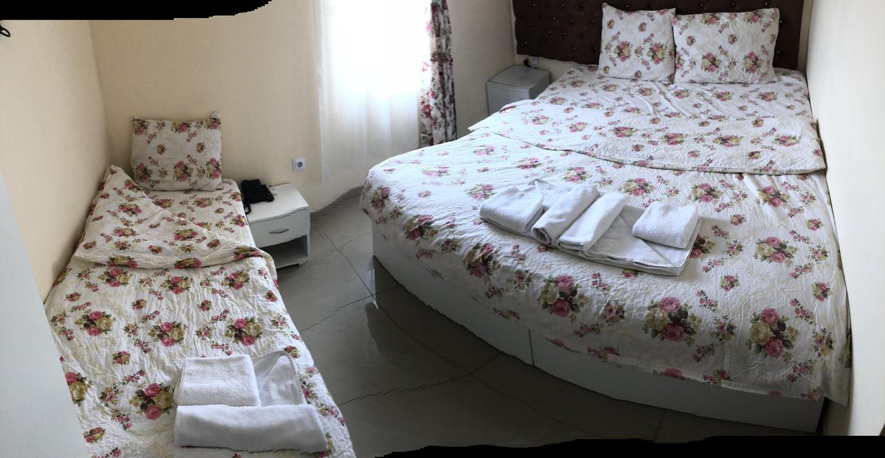 Hotel Living Suto Orizari Экстерьер фото